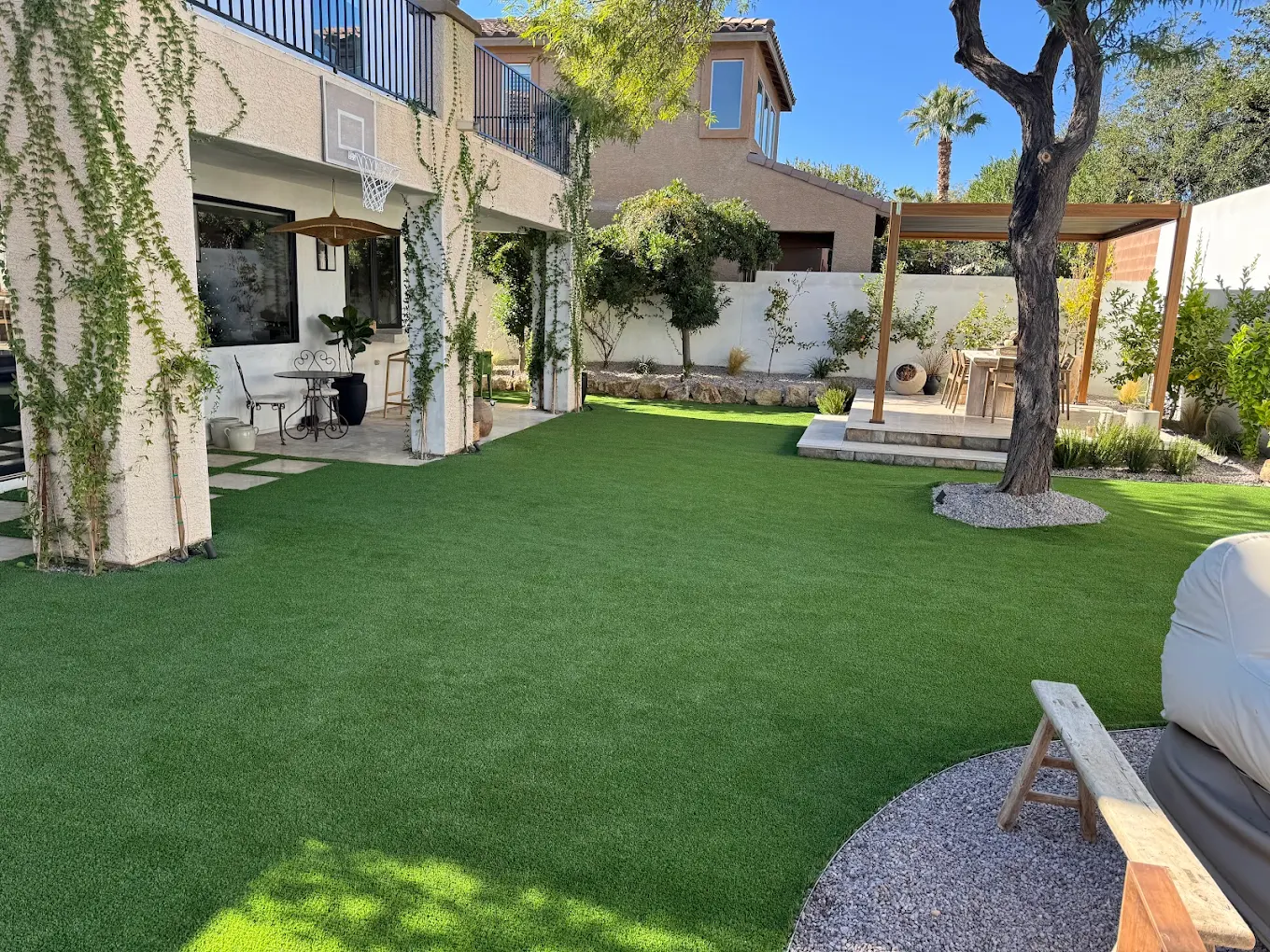 Upscale Las Vegas backyard with pristine artificial turf